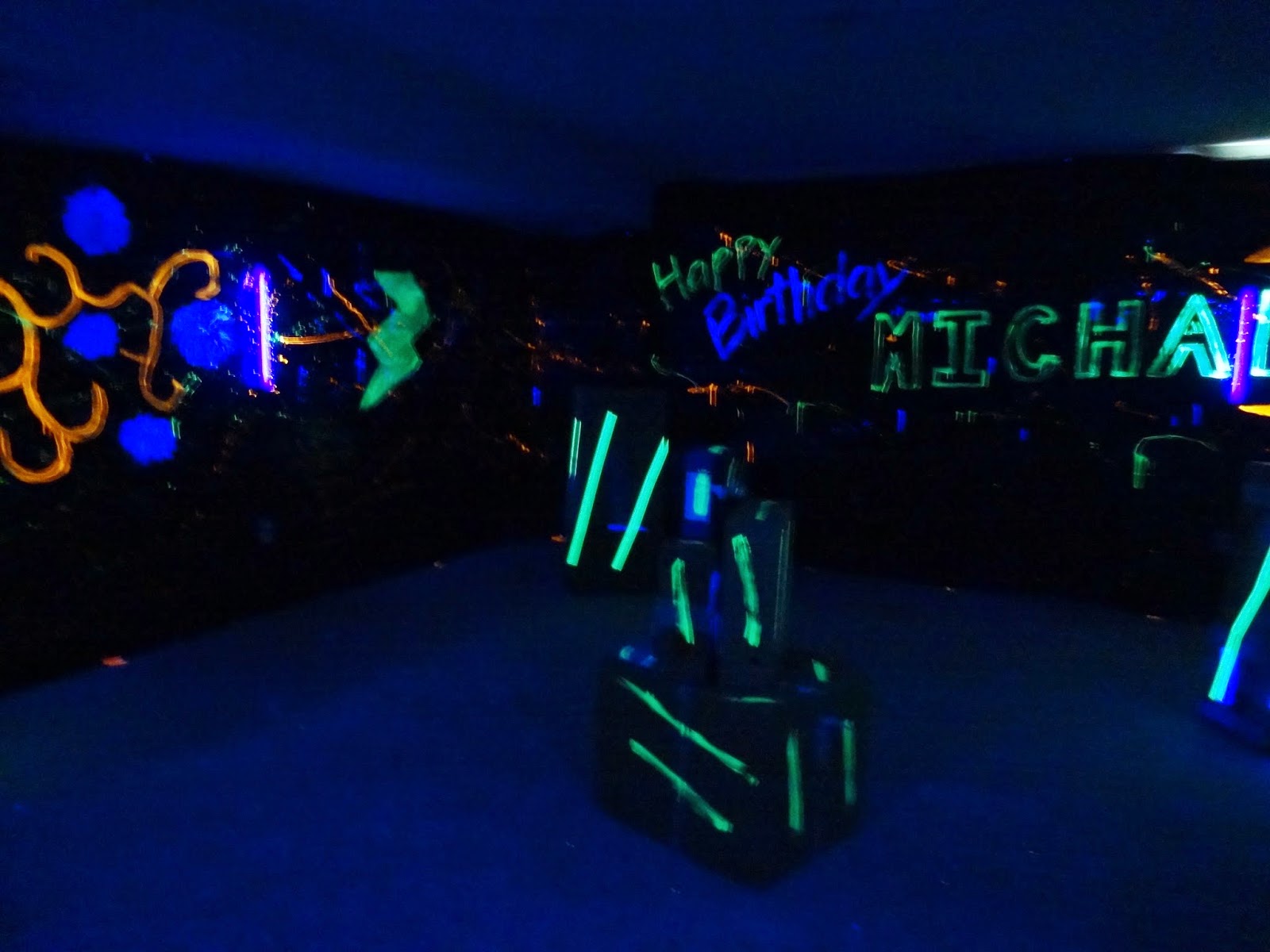 Foxxys Wifey DIY Glow In The Dark Nerf Party