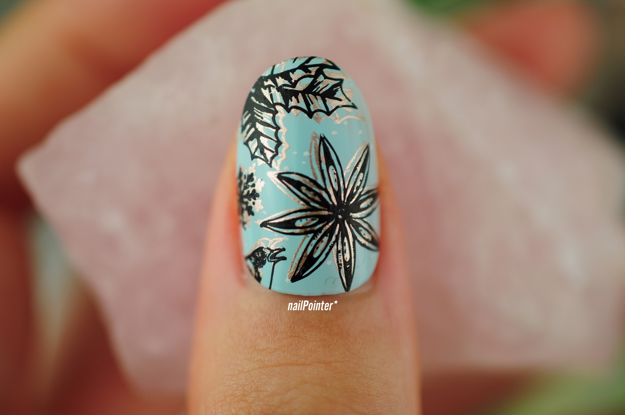 Christmas Wrapping Paper Nails #2 // Mint Festive Design