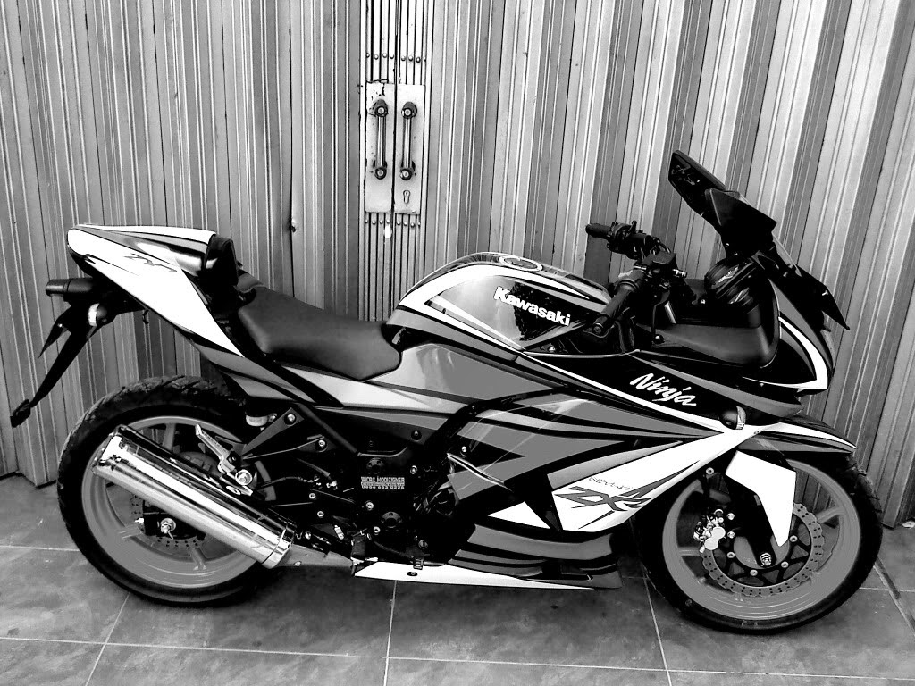 Gambar Modifikasi Cutting Sticker Kawasaki Ninja 250