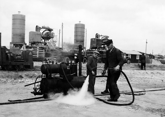 Baustelle Historisch, Altes Fotoalbum, Bezirk Reinickendorf, Ausbau Kurt-Schuhmacher-Damm, 13405 Berlin, 06.07.1954