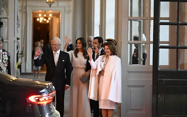 Queen Mary and Crown Princess Victoria wore a Saloni dress. Princess Sofia wore an outfit by Lilli Jahilo. Rebekka Notkin