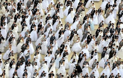 Wedding Marathon: Biggest Mass-Weddings In History Seen On www.coolpicturegallery.net Wedding Marathon: Biggest Mass-Weddings In History Seen On www.coolpicturegallery.net