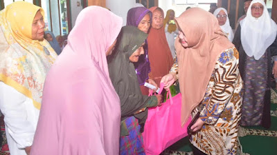 Sapa Masyarakat Melalui Program Ramadhan Berbagi, Bupati Bima: Momen untuk Saling Mengingatkan