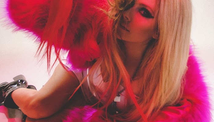 Avril Lavigne revela el significado de su nuevo álbum en entrevista con la revista Galore