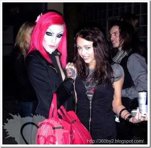 _Miley Cyrus Cute Pictures_mileycyrusweirdfriend