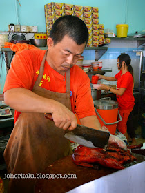 Herbal-Roast-Duck-Restoran-Lapan-Dua-Dua-822-超级鸭王-Johor-Bahru