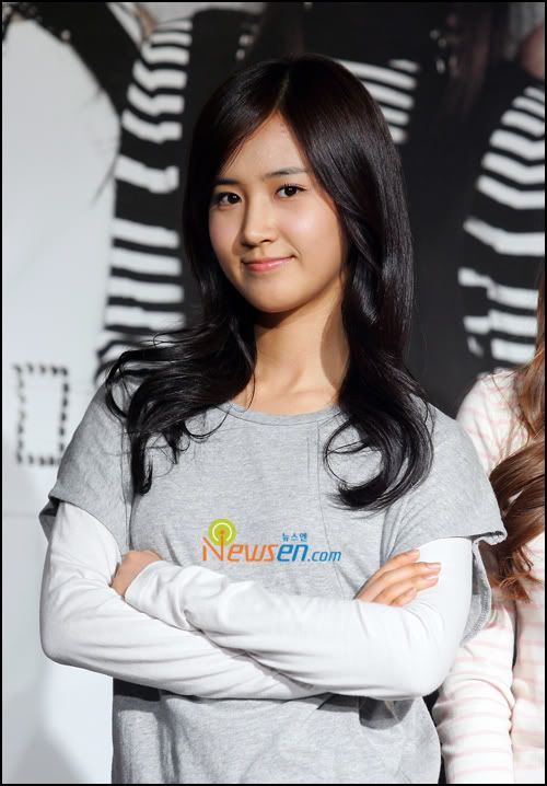 Girls Generation Kwon Yuri. Real Name: 권유리 Kwon Yuri