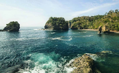 Pantai Licin malang selatan