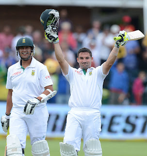 Dean Elgar raises his bat after scoring hundred against New Zealand test match image