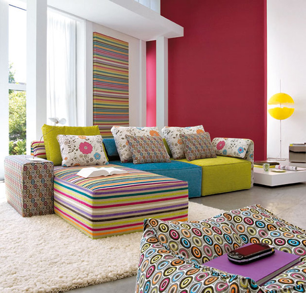 Bright and Glamour Color for Living Room Decoration