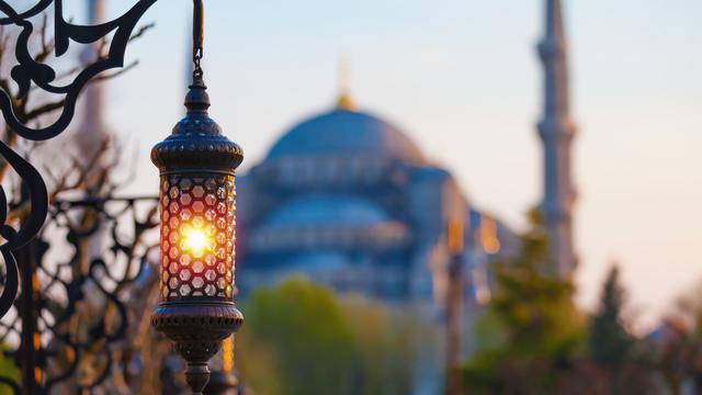 Ramadan di Inggris, di Tengah Wabah Corona: Tidak Ada Tarawih Berjamaah, Pengajian via Online, naviri.org, Naviri Magazine, naviri majalah, naviri
