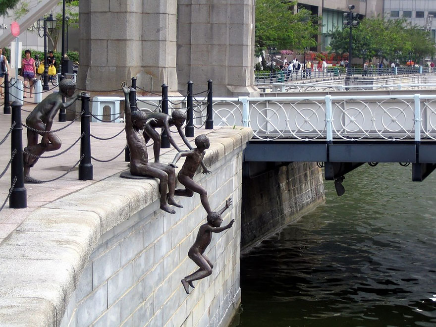 42 Of The Most Beautiful Sculptures In The World - People Of The River By Chong Fah Cheong, Singapore