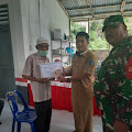 Kades TJ Medan B Ilah Barat didampingi Bahbinkamtibmas Adakan Pembagian Dana Desa Dalam bantuan Covid 19