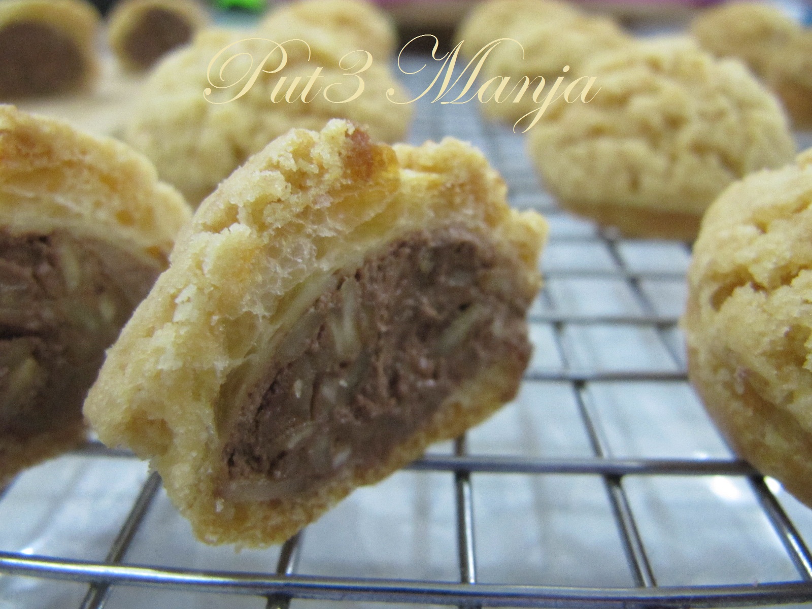 RASA-RASA SELERA PUTERI MANJA: CHOUX CRAQUELIN - CRUNCHY 