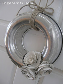 Chipping with Charm: Spring Mold Wreath...http://chippingwithcharm.blogspot.com/