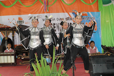 Bhabinkamtibmas Polsek Pajangan Hadiri Wisuda Dan Gebyar Prestasi SD Sendangsari