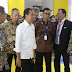  Dikunjungi Presiden Jokowi, Dirut PLN Paparkan Kesiapan Ekosistem Kendaraan Listrik di Booth PLN di PEVS 2024