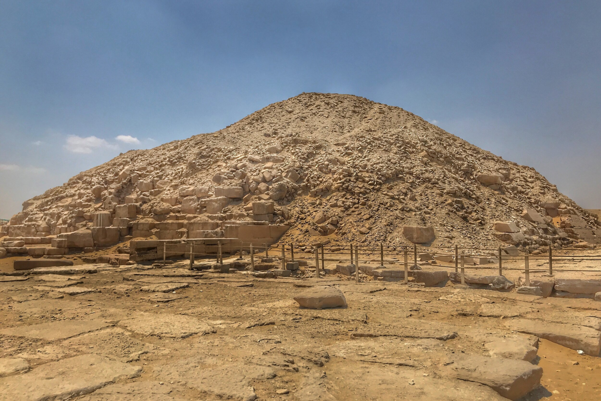 Visit the Pyramid of Unas