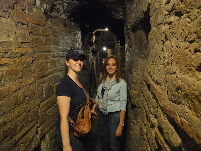 group tour, catacomb, rome italy