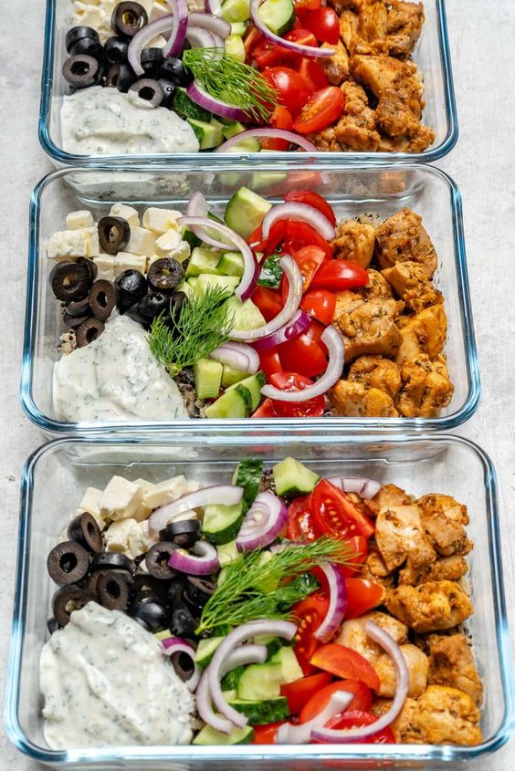 It's #MealPrep time! Please give yourself the extra support you need to stick to your #CleanEating goals by doing a bit of prep, however that looks for you!Greek Chicken Meal Prep Bowls Makes 4…