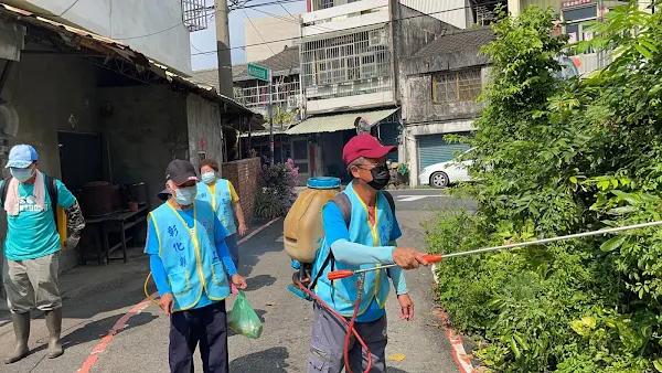 彰化縣榮服處防病媒蚊 榮欣志工協助榮民眷整理家園