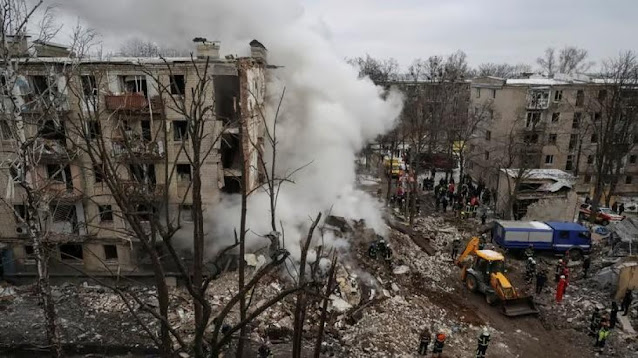 Russian attack in Kharkiv kills 6