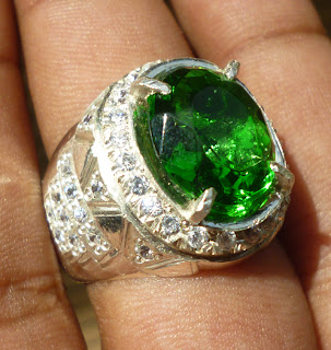 Natural Green Tektite Kode P161 Natural Green Tektite Kode P161