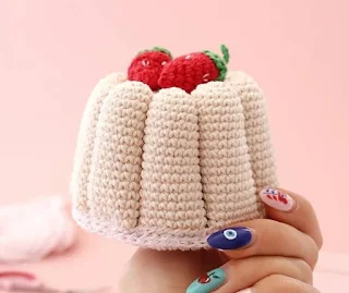 PATRON GRATIS FLAN DE FRESA AMIGURUMI 67770