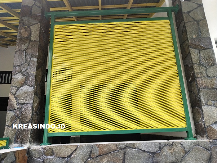 Tangga Trap Besi  Balkon Plat Perforated  dan Pintu  Pagar 