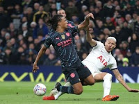 Manchester City meraih kemenangan atas Tottenham Hotspur dengan selisih tipis 1-0