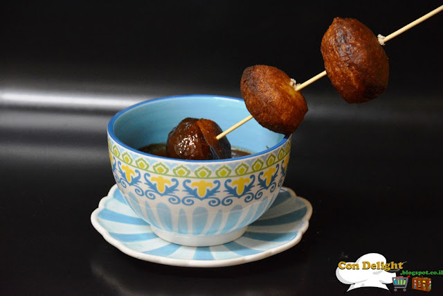 סופגניות במרק שוקולד Donut in chocolate bowl