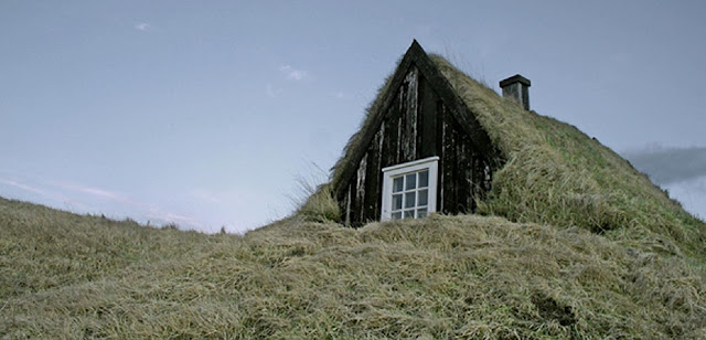 Типичный исландский торфяной дом с деревянным «гафли»