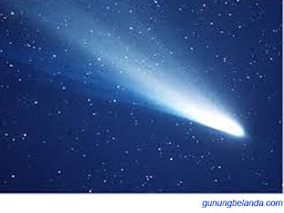 Apakah Komet Halley Muncul Setiap 50 Tahun Sekali