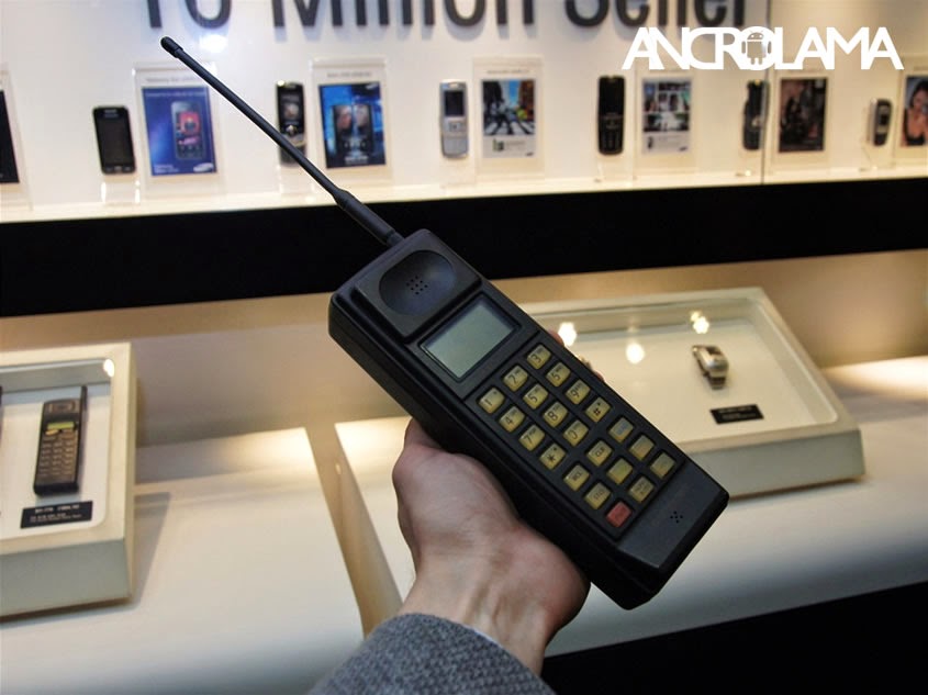 Samsung'un ilk Cep Telefonu