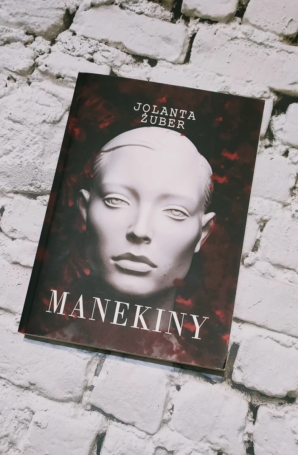 Jolanta Żuber "Manekiny" - recenzja książki - księgarnia TaniaKsiazka.pl