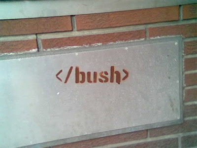 15 Awesome Geek Graffiti Examples Seen On www.coolpicturegallery.net