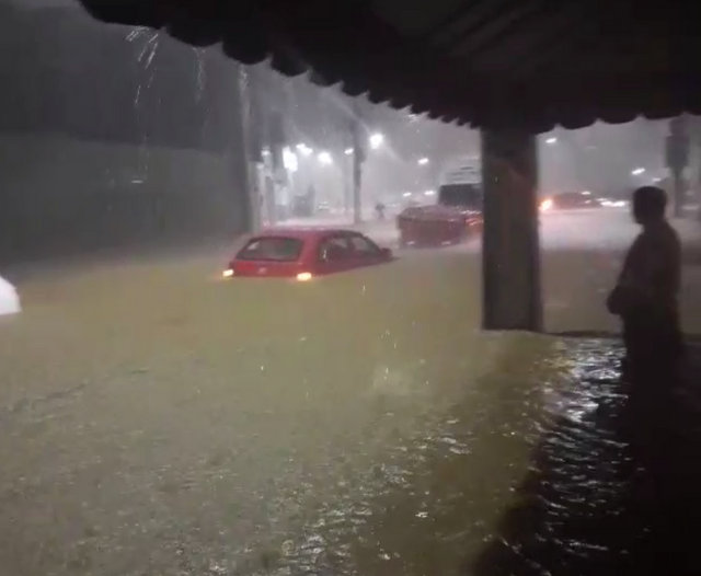 Chuva de mais de 288 milímetros causa estragos em Sanharó, no agreste de Pernambuco