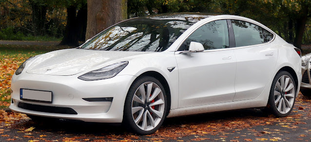 TESLA MODEL 3 2019 Review & Specifications