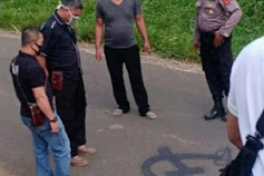    Gambar Palu Arit Mirip Logo PKI Muncul di Tengah Jalan Desa Pancawati