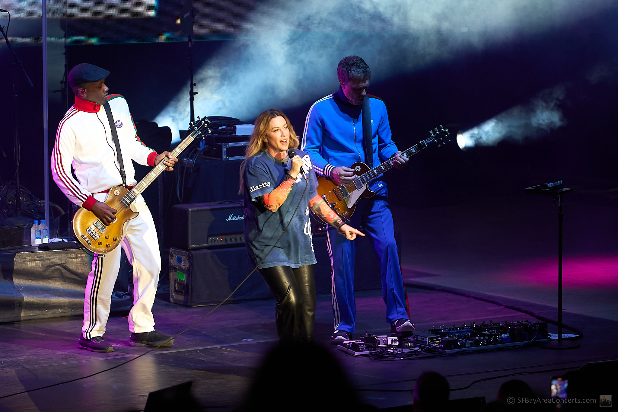 Alanis Morissette @ Shoreline Amphitheater (Photo: Kevin Keating)