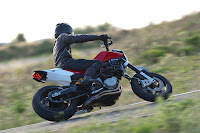 Husqvarna Nuda 900R (2012) Riding 2