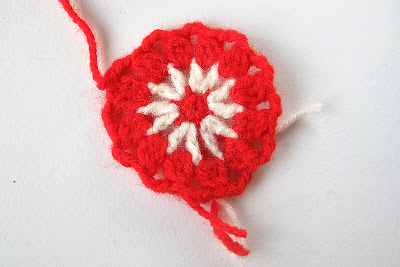 DIY: haken: Granny in zwart, wit en rood