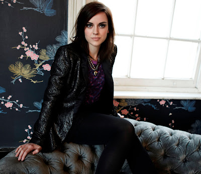 To download the free app Amy Macdonald by Mobile Roadie get iTunes now 