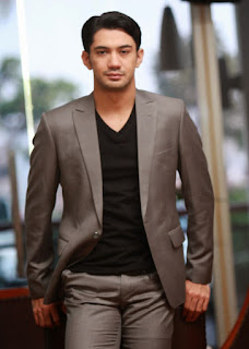 Foto Reza Rahadian