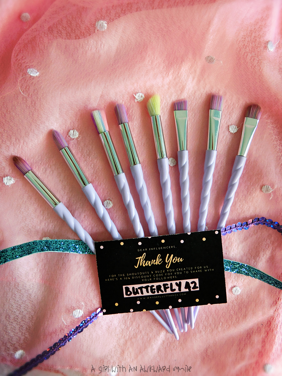 Unicorn Eye Makeup Brushes from wanderlustthings