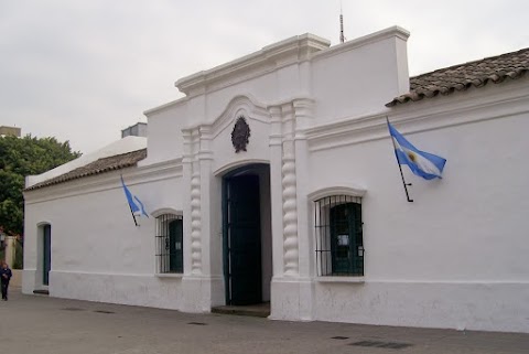 BICENTENARIO DE LA INDEPENDENCIA: EL 70% DE LOS ADOLECENTES NO SABE QUE CARAJO SE FESTEJA.