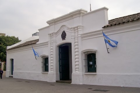 BICENTENARIO DE LA INDEPENDENCIA: EL 70% DE LOS ADOLECENTES NO SABE QUE CARAJO SE FESTEJA.