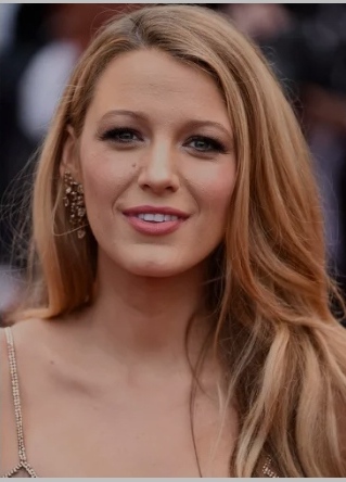 Blake Lively is getting into the character; Blake Lively postes sultry Dark Haired selfie as it is Reveled she will star in " It ends with us":