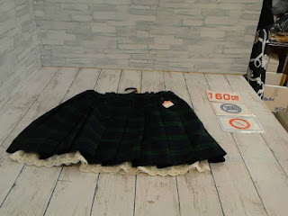 中古品　子供服　スカート　１６０㎝　１００円