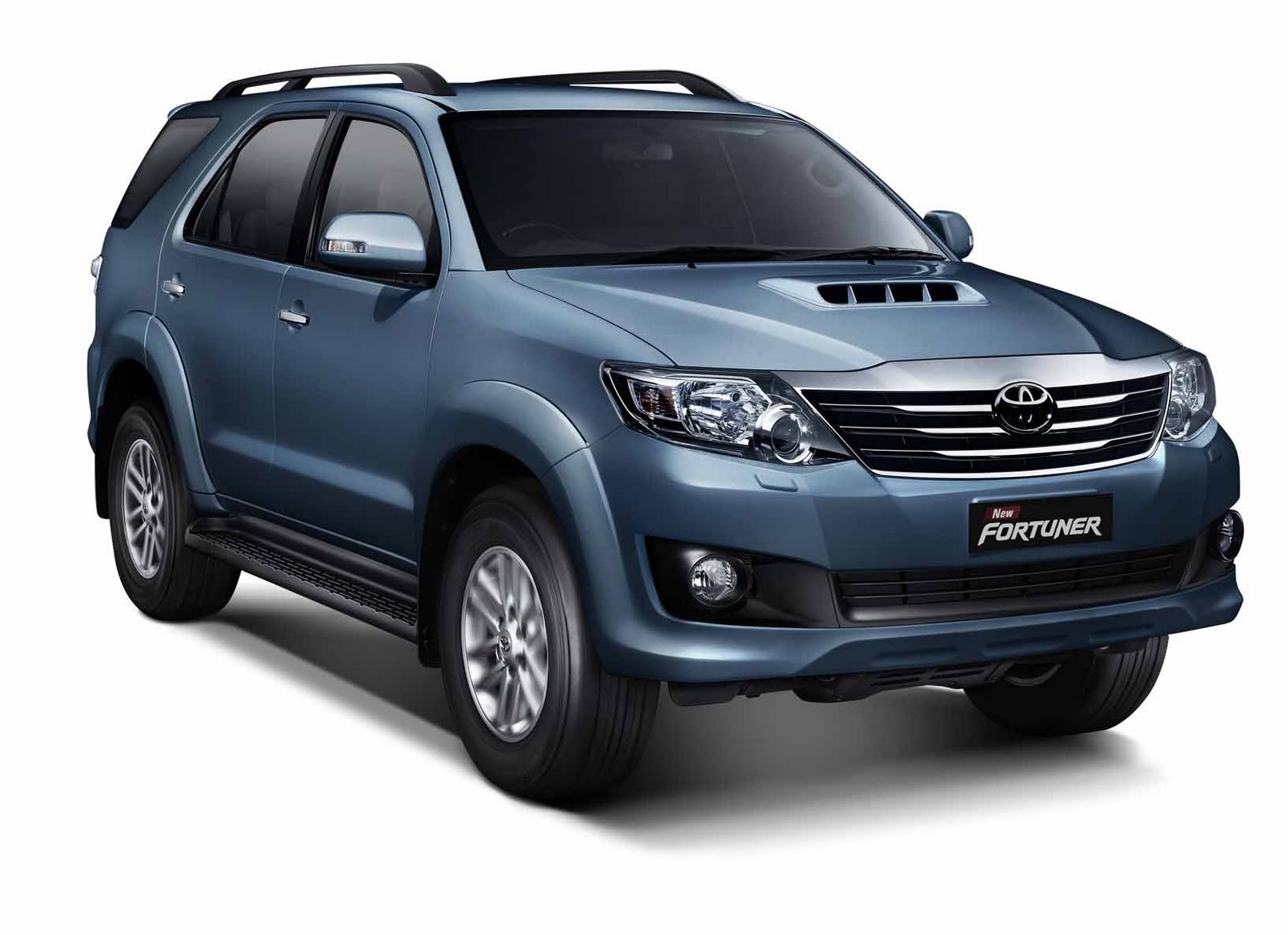 Toyota Fortuner 2WD MT Front Five Doors Picture View